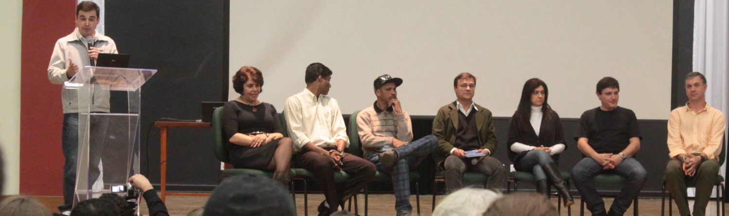 UM OLHAR PSICOLÓGICO E CRÍTICO