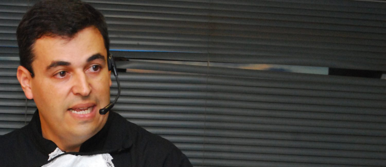 UM OLHAR PSICOLÓGICO E CRÍTICO