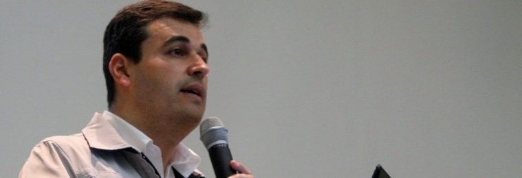 UM OLHAR PSICOLÓGICO E CRÍTICO