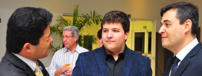 UM OLHAR PSICOLÓGICO E CRÍTICO