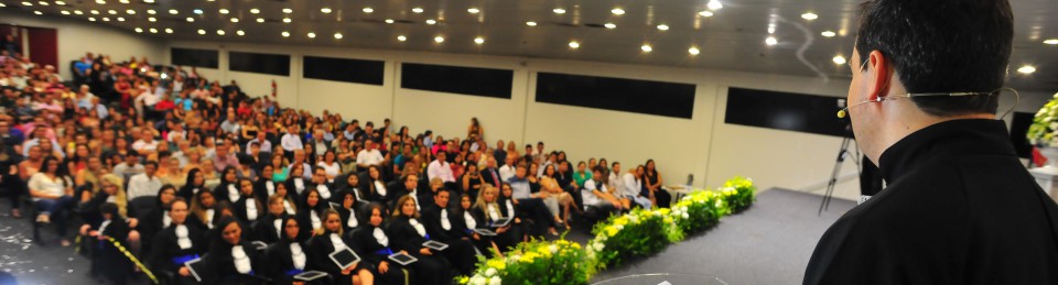 UM OLHAR PSICOLÓGICO E CRÍTICO