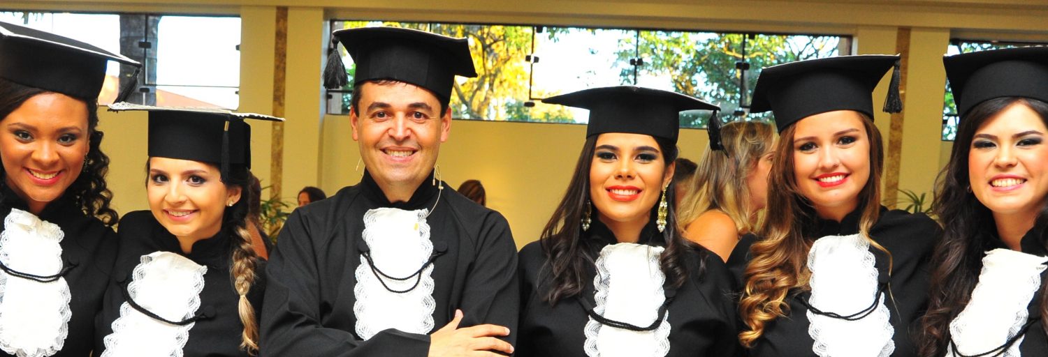 UM OLHAR PSICOLÓGICO E CRÍTICO