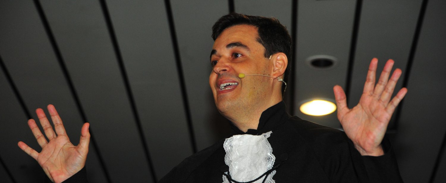 UM OLHAR PSICOLÓGICO E CRÍTICO