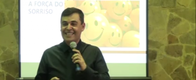 UM OLHAR PSICOLÓGICO E CRÍTICO