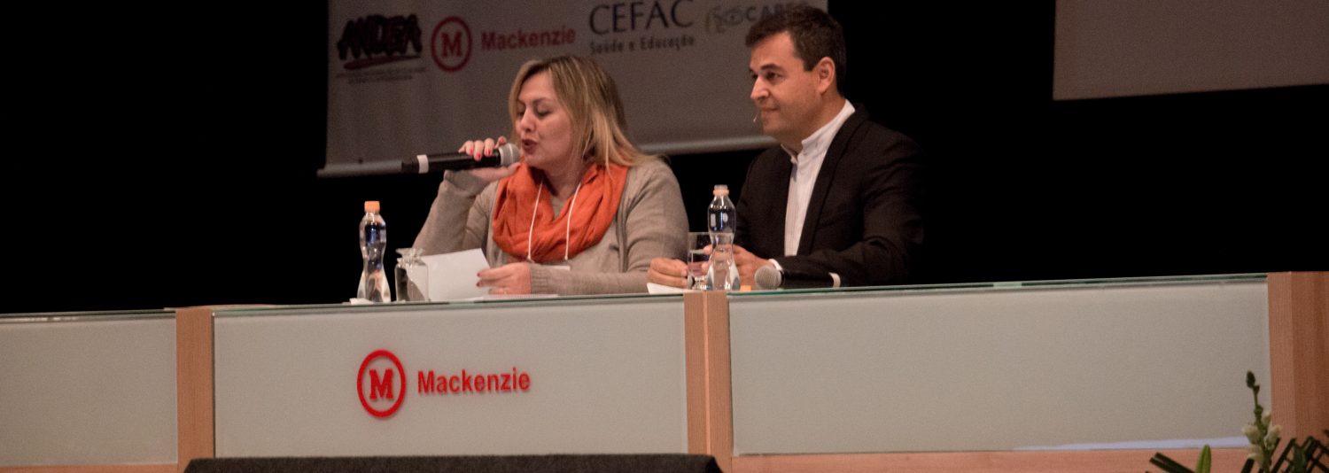 UM OLHAR PSICOLÓGICO E CRÍTICO