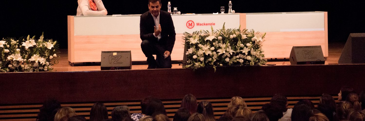 UM OLHAR PSICOLÓGICO E CRÍTICO