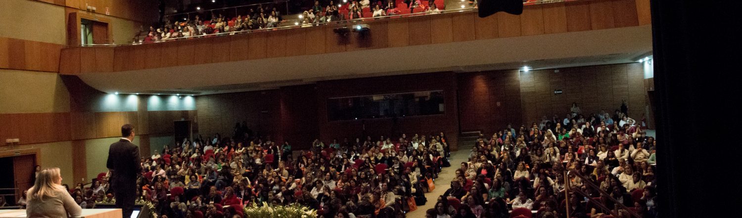 UM OLHAR PSICOLÓGICO E CRÍTICO