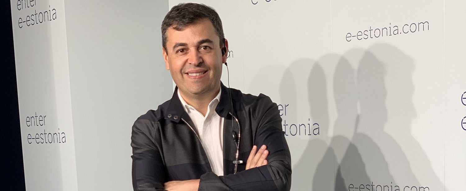 UM OLHAR PSICOLÓGICO E CRÍTICO