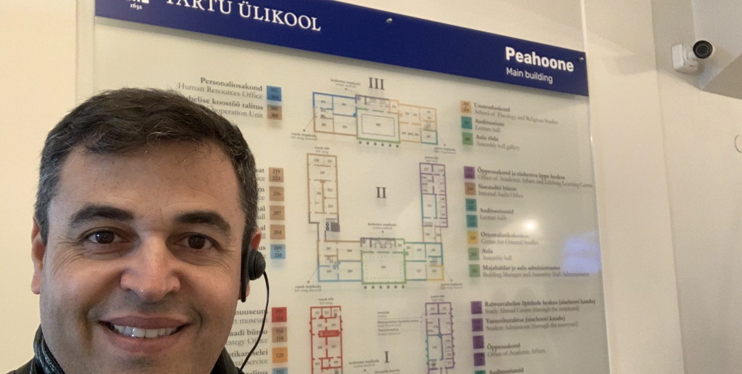 UM OLHAR PSICOLÓGICO E CRÍTICO